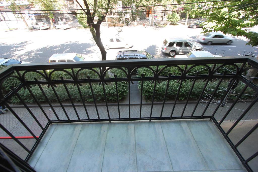 Studio With Balcony On Sayat Nova Avenue Erevan Exterior foto